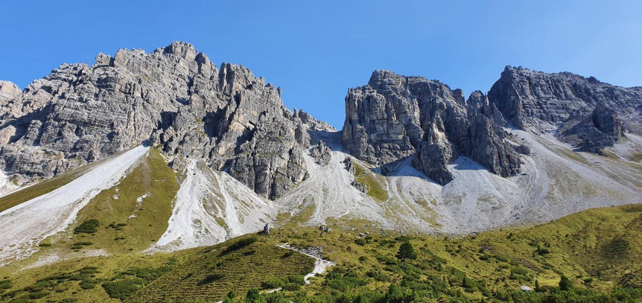 ホテル Gastehaus Landhaus Tyrol グリース・イム・ゼルライン エクステリア 写真